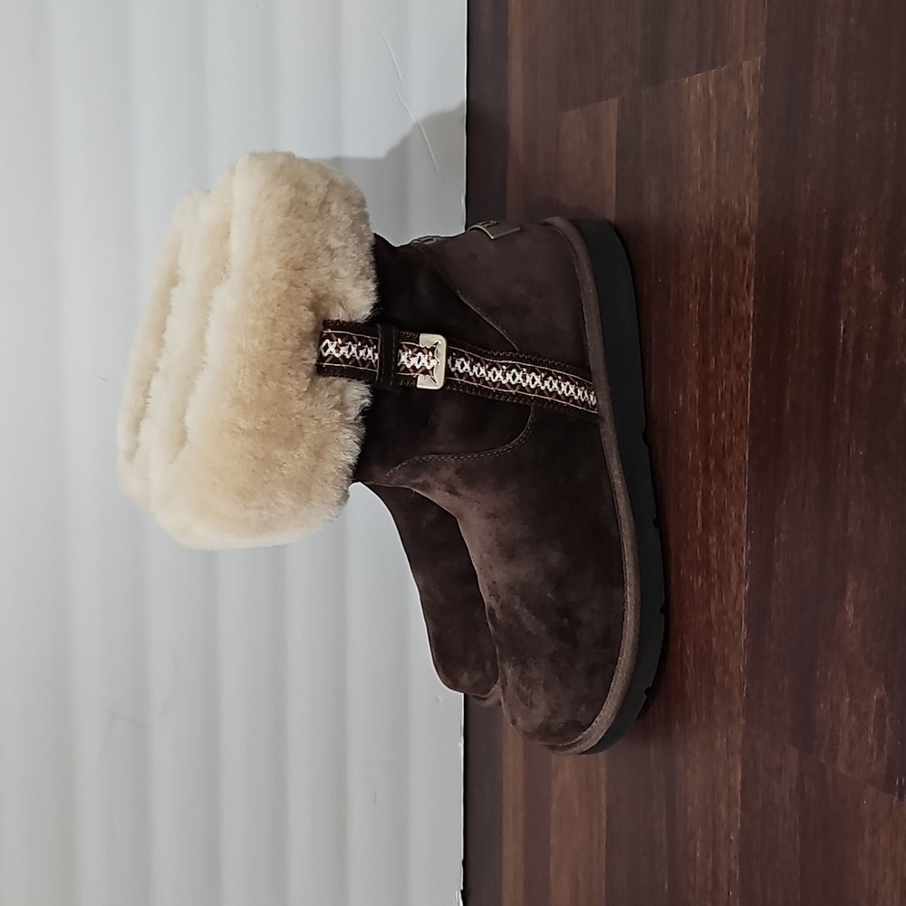 UGGS. Espresso. W'S METRO TAS